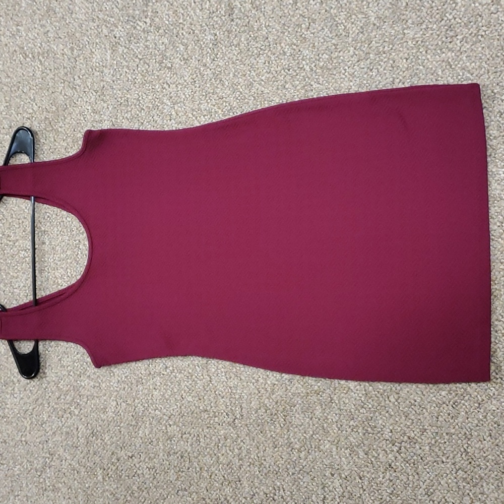 Forever 21 Burgundy Body Conturing Dresss Size Medium NWOT